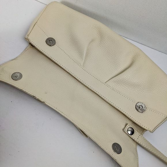 Claudia Firenze Cream Leather Bow Clutch - Picture 2 of 7